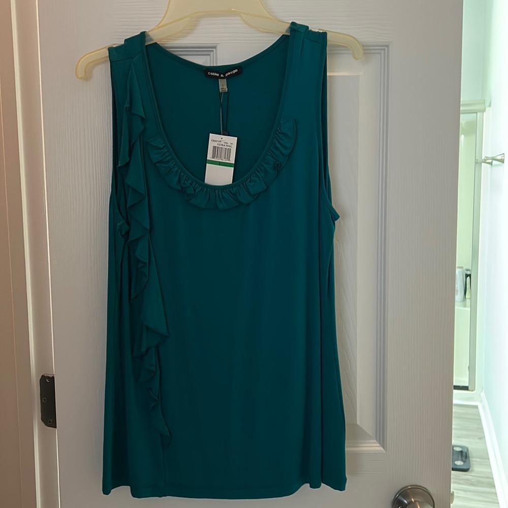 Cable & Gauge sleeveless top
